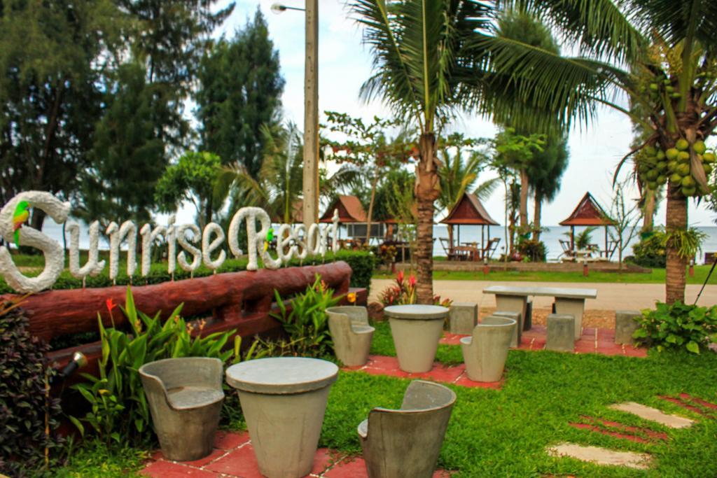 Sunrise Resort Bang Saphan Ngoại thất bức ảnh